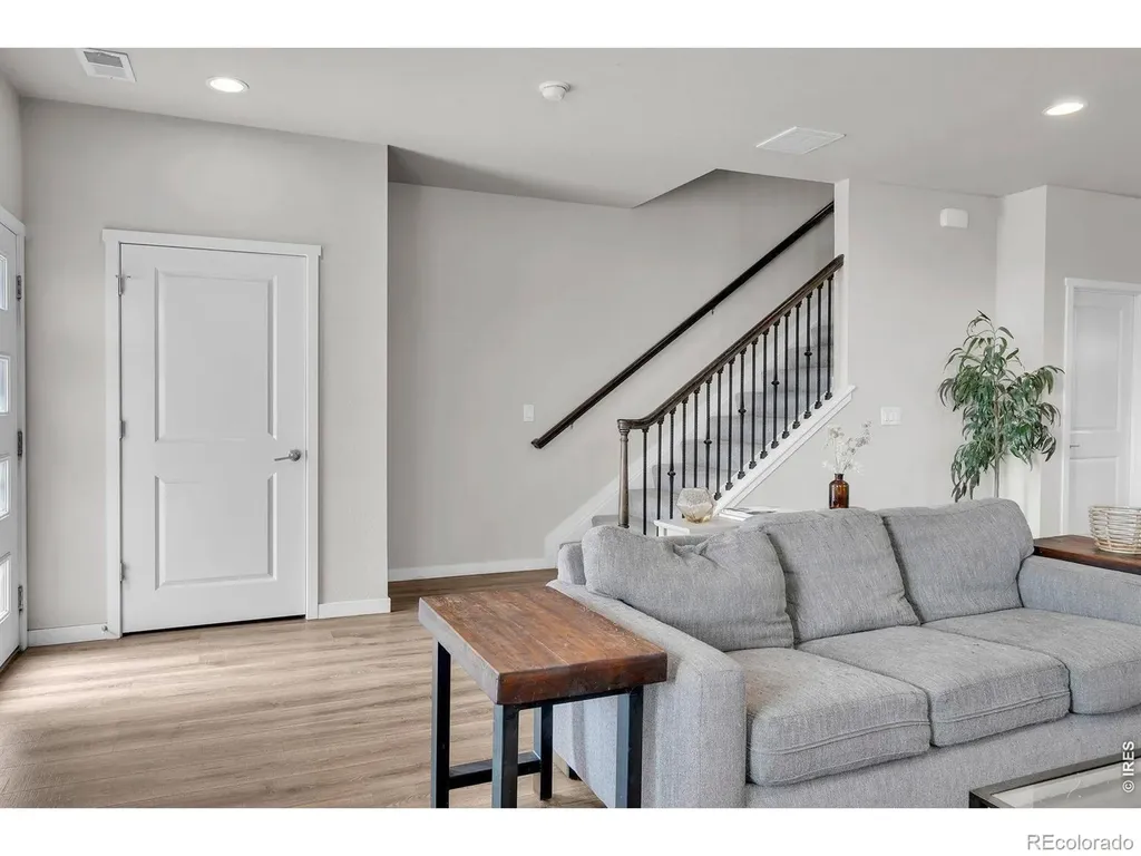 1083 Mountain Drive Longmont CO 80503