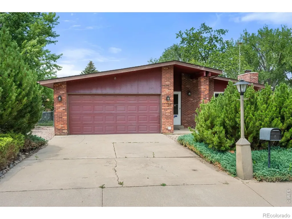 707 Hilltop Street Longmont CO 80504