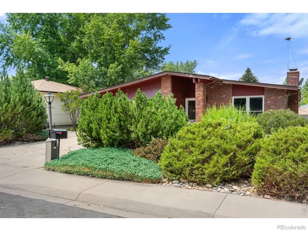 707 Hilltop Street Longmont CO 80504