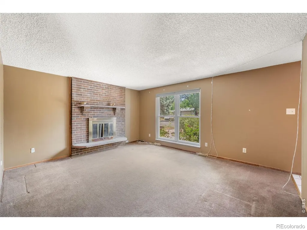 707 Hilltop Street Longmont CO 80504