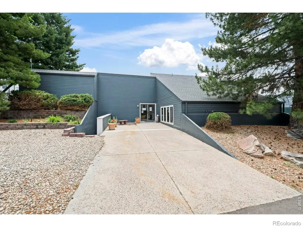 3121 S Tamarac Drive Denver CO 80231