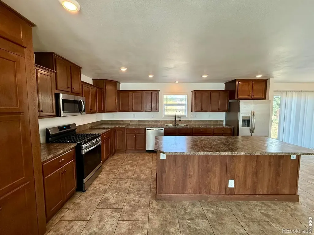 114 High Street Wiggins CO 80654