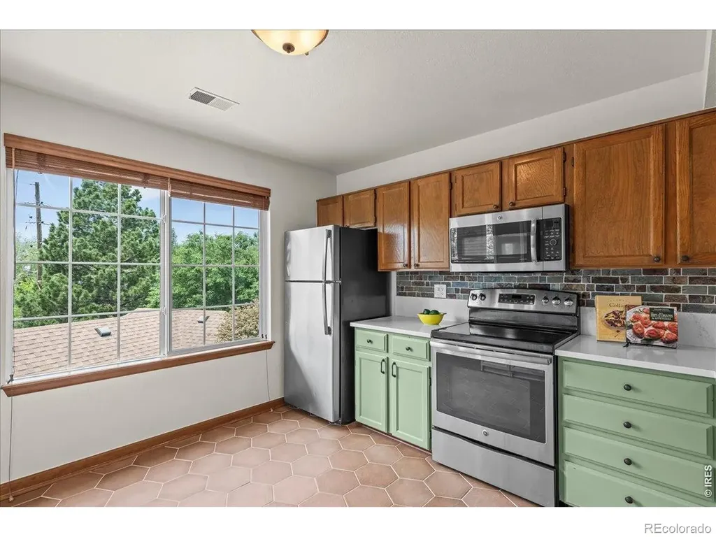 989 S Miller Street Lakewood CO 80226