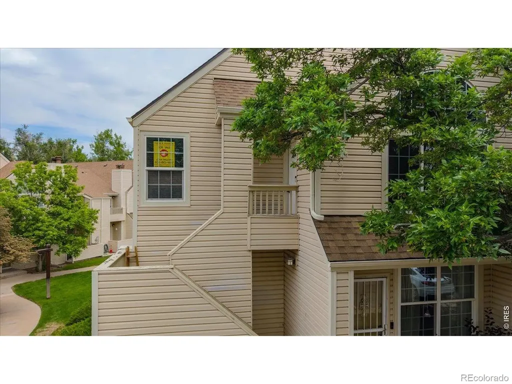 989 S Miller Street Lakewood CO 80226