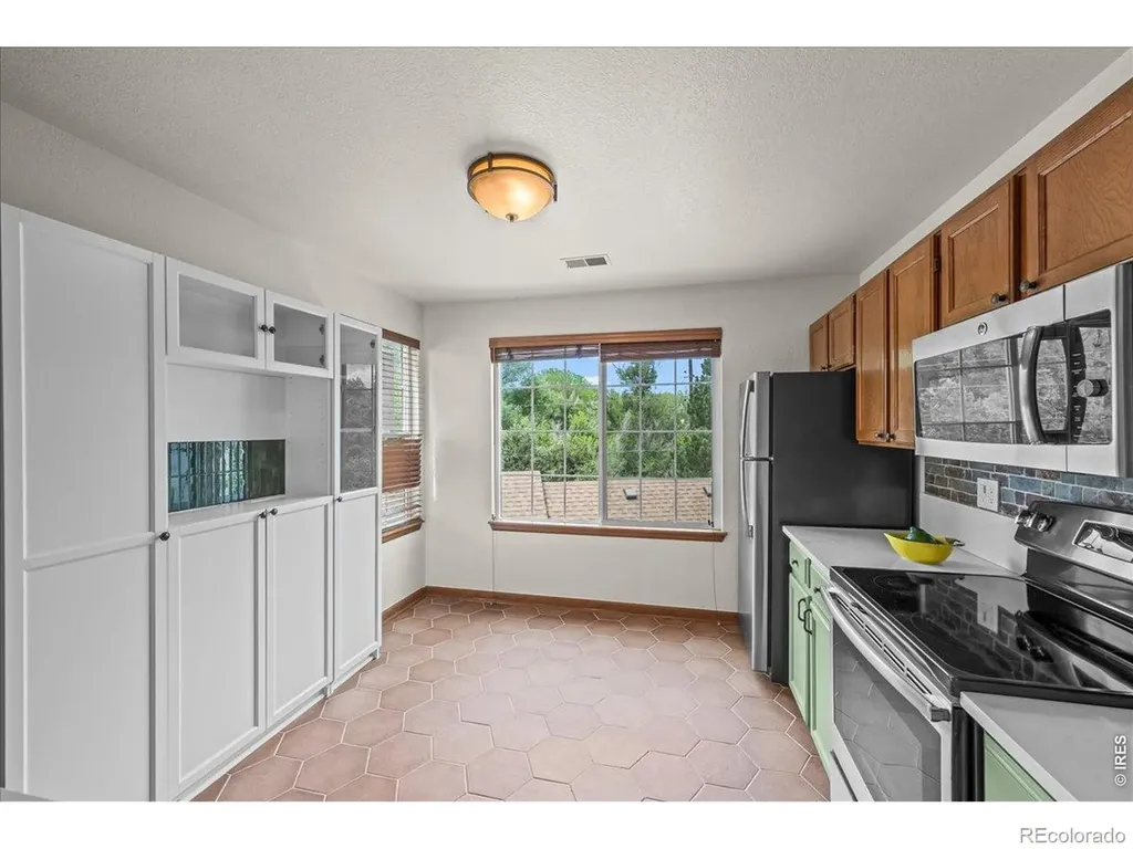 989 S Miller Street Lakewood CO 80226