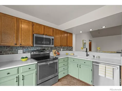989 S Miller Street Lakewood CO 80226