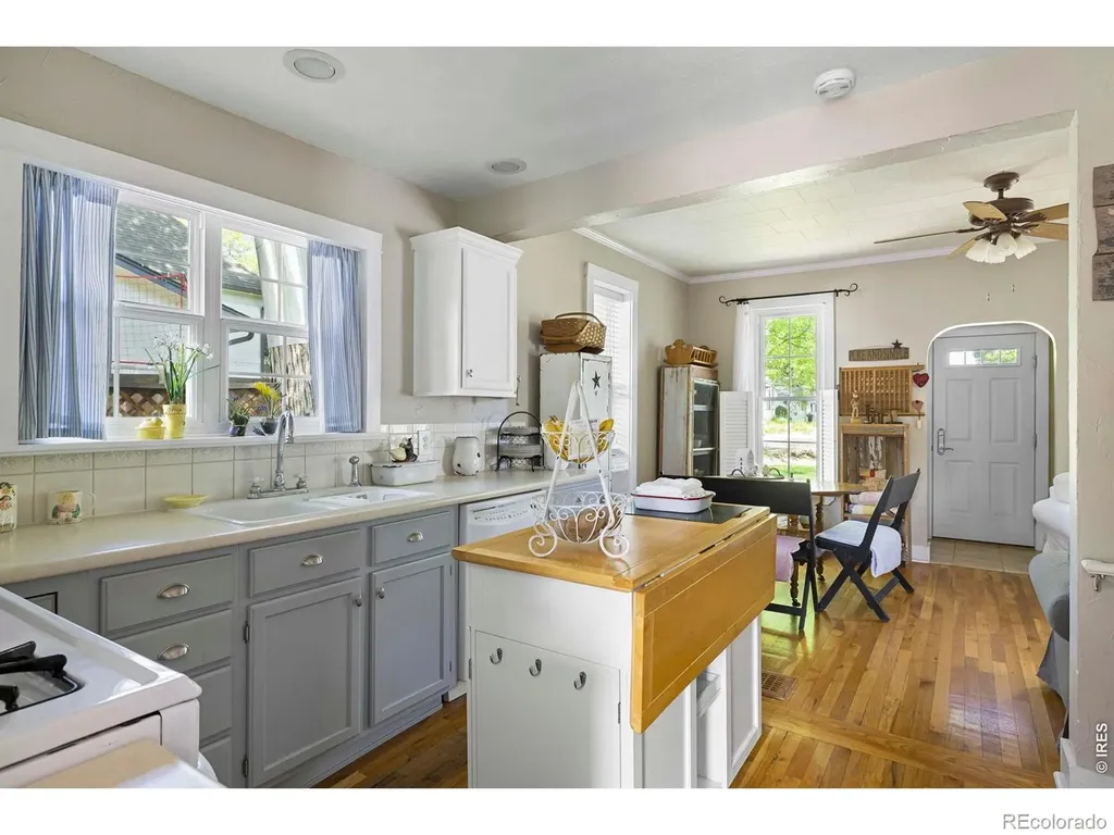 548 W 5th Street Loveland CO 80537