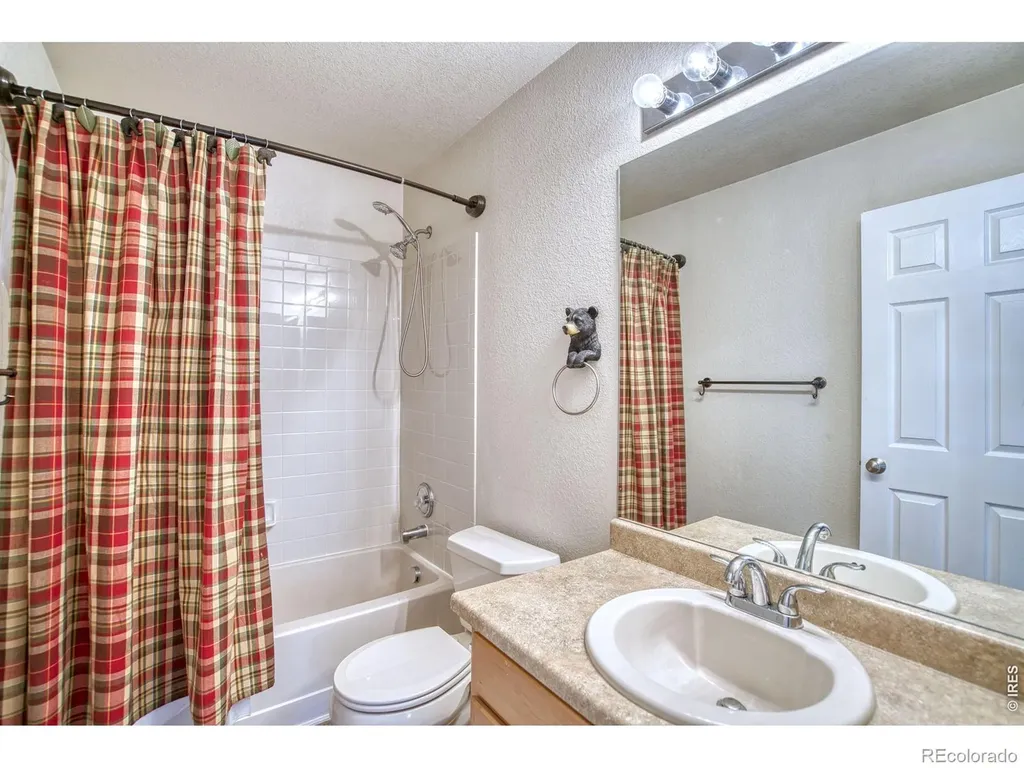 7476 Skyline Street Longmont CO 80504