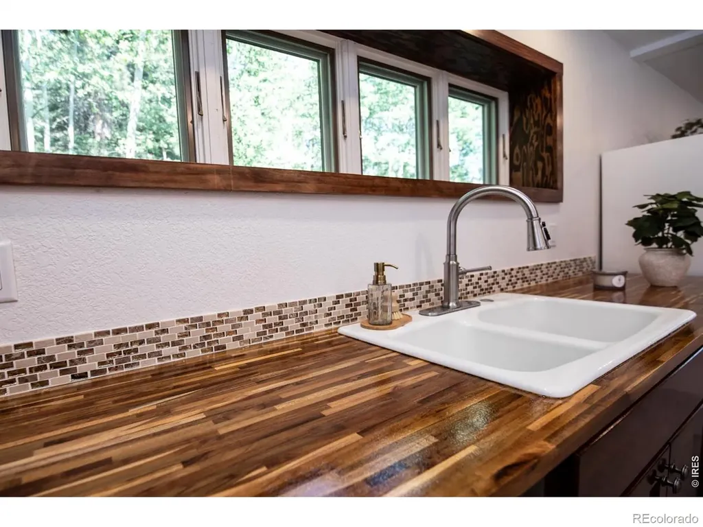 788 W 4th Street Nederland CO 80466