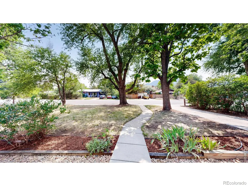 3025 Moorhead Avenue Boulder CO 80305