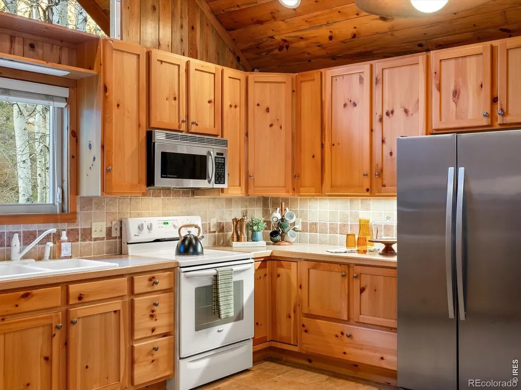 1035 Streamside Drive Drake CO 80515