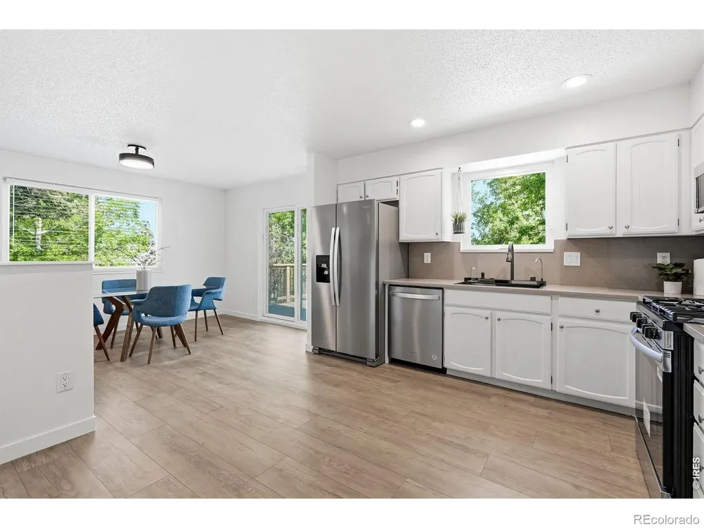 3525 Lakeview Circle Longmont CO 80503