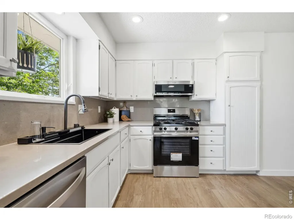 3525 Lakeview Circle Longmont CO 80503