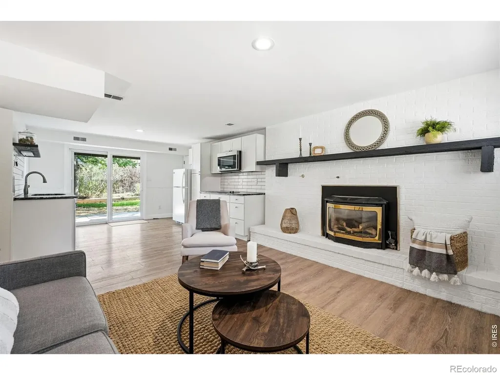 3525 Lakeview Circle Longmont CO 80503