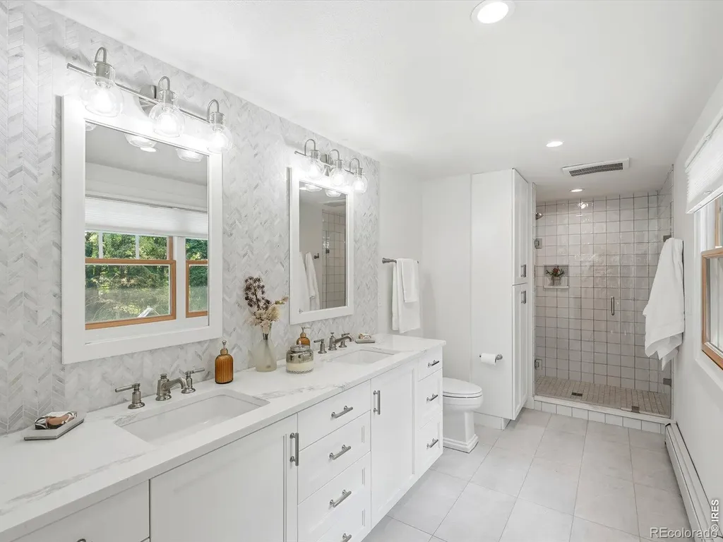 8140 Meadowdale Court Niwot CO 80503