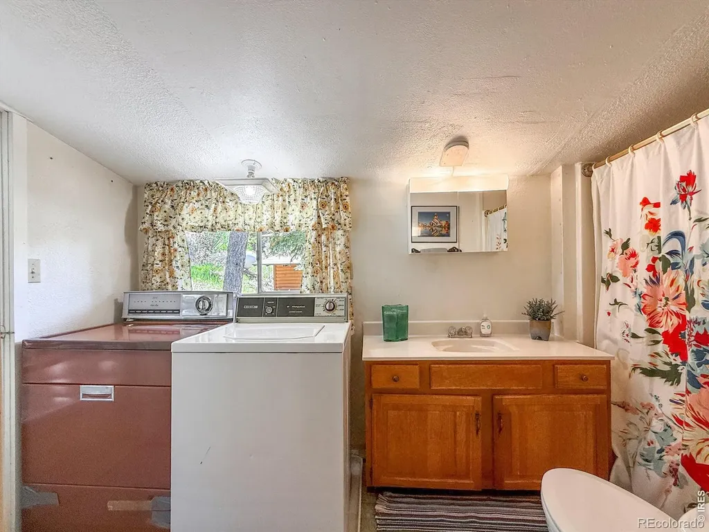 438 Aspen Drive Lyons CO 80540
