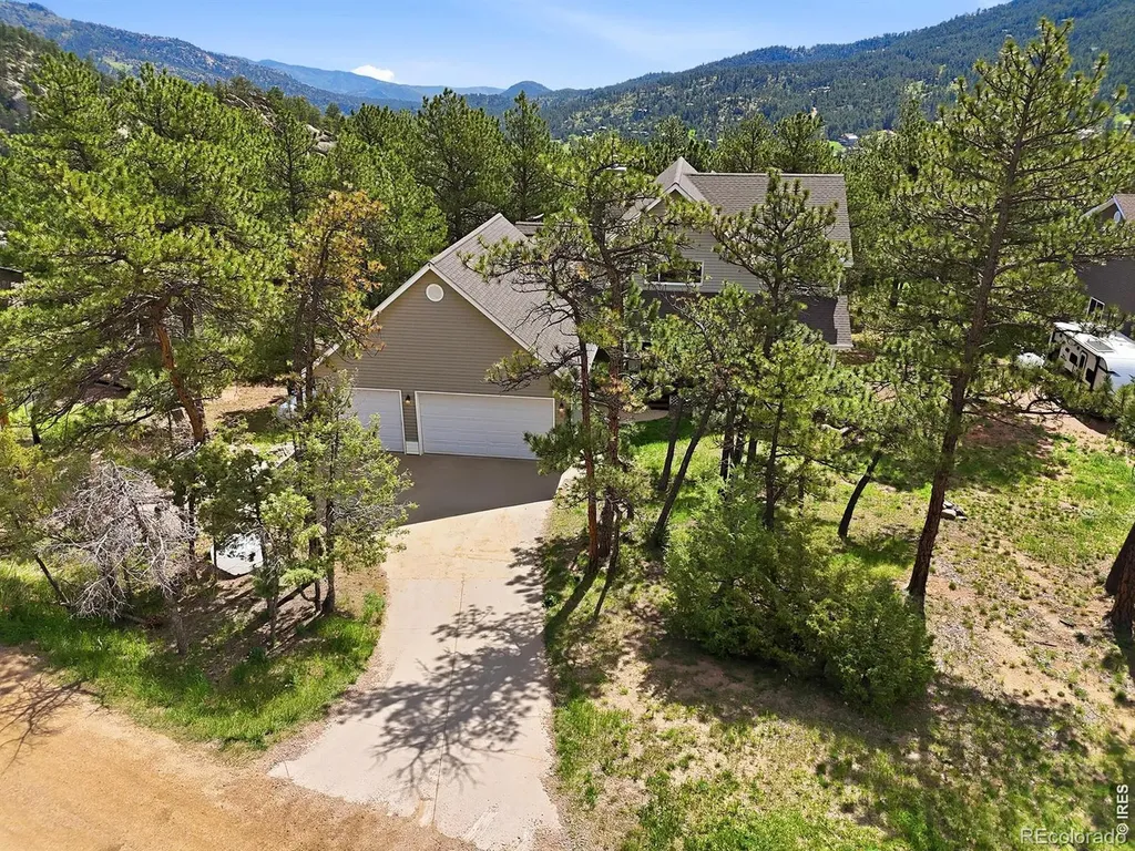 256 Choctaw Road Lyons CO 80540