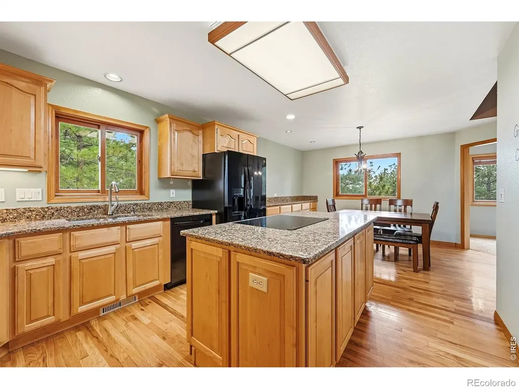 256 Choctaw Road Lyons CO 80540