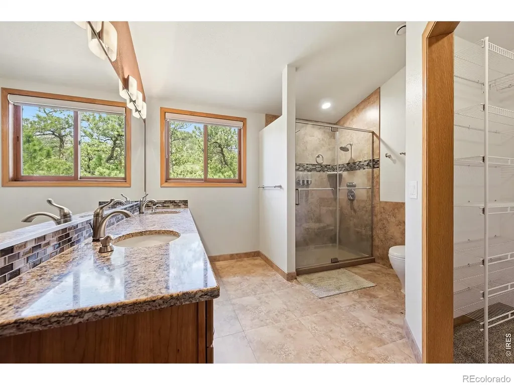 256 Choctaw Road Lyons CO 80540