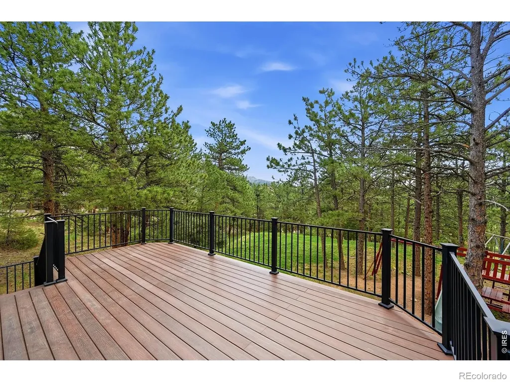 256 Choctaw Road Lyons CO 80540