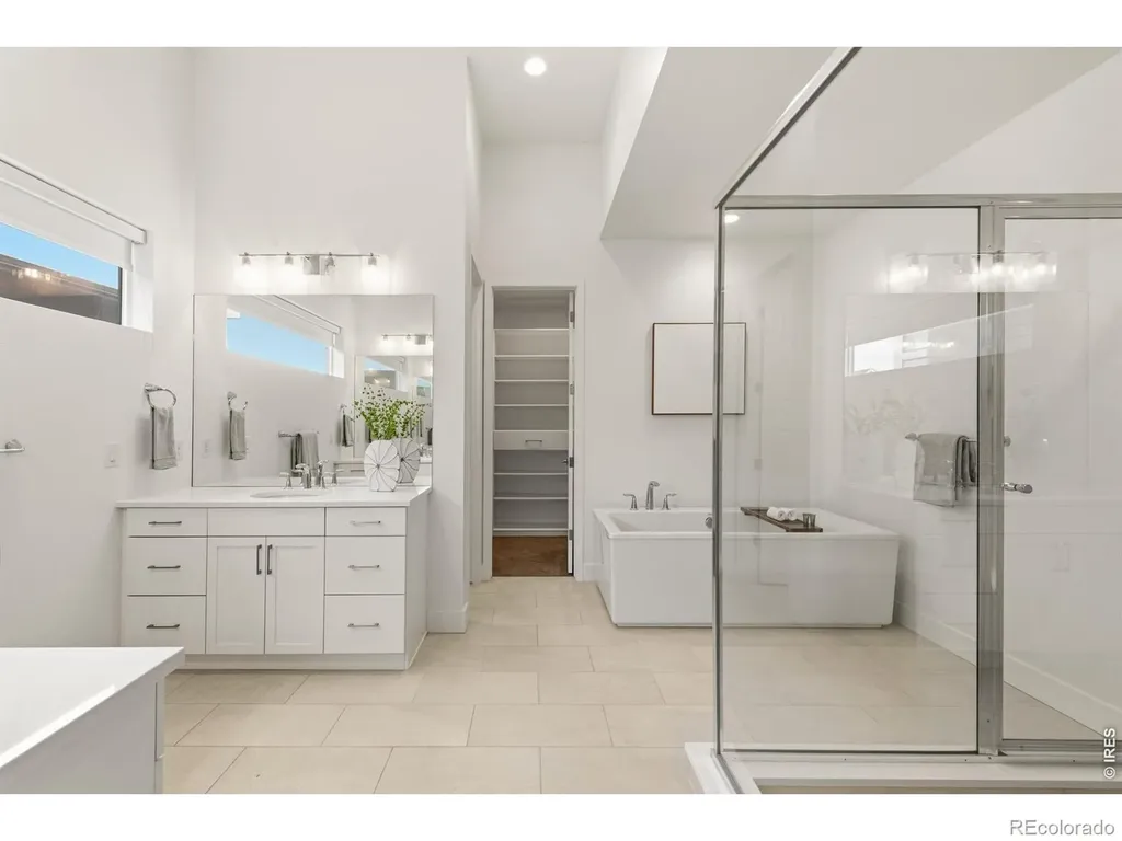 6121 Chester Street Denver CO 80238