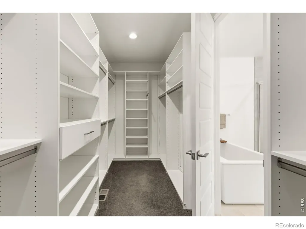 6121 Chester Street Denver CO 80238