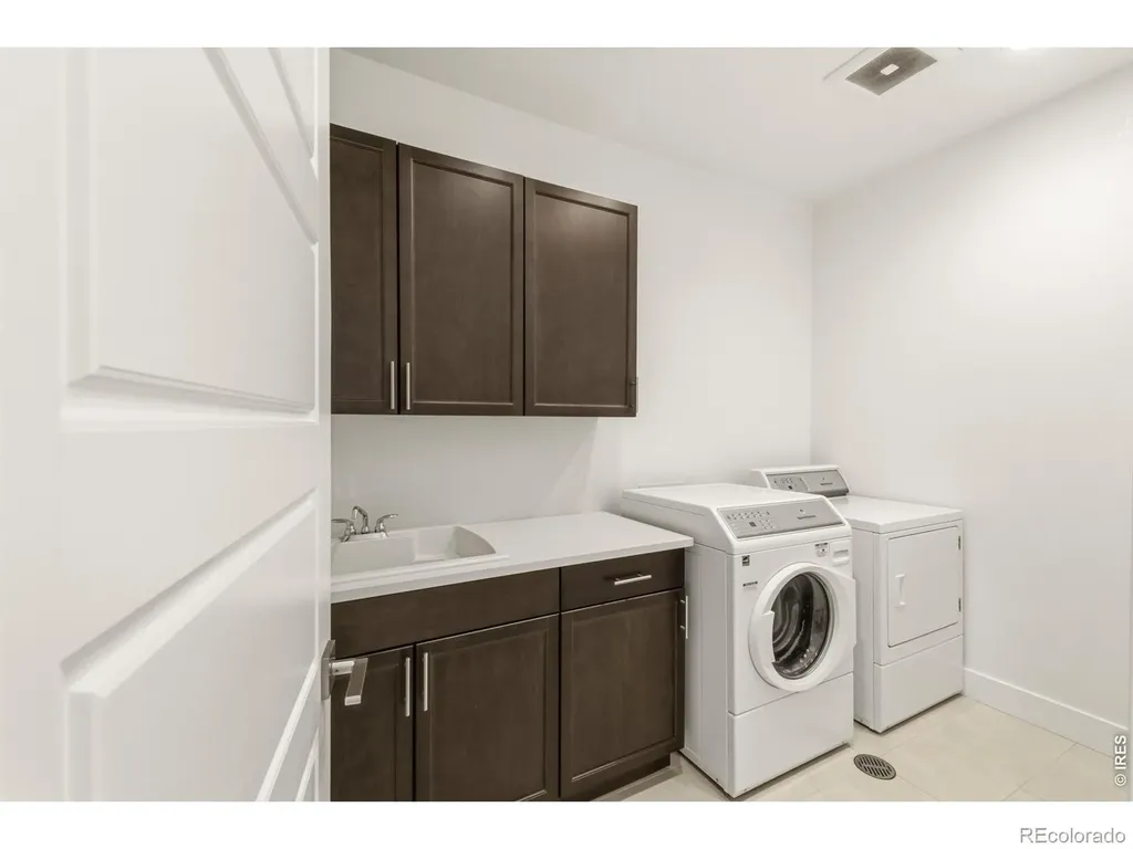 6121 Chester Street Denver CO 80238