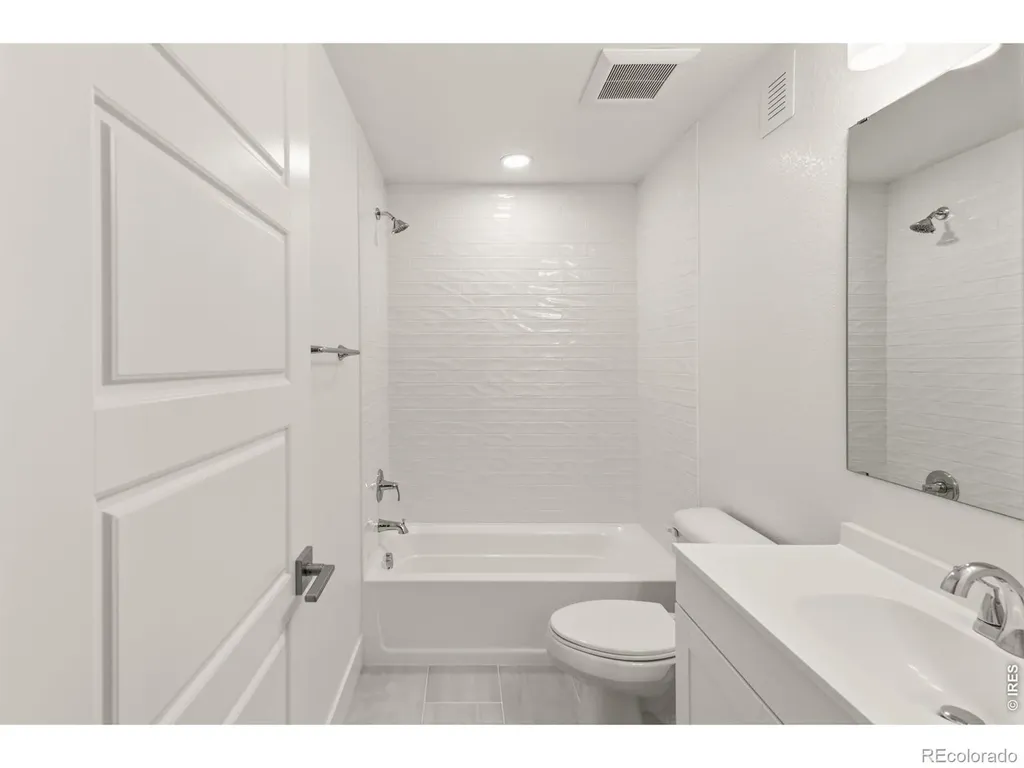 6121 Chester Street Denver CO 80238