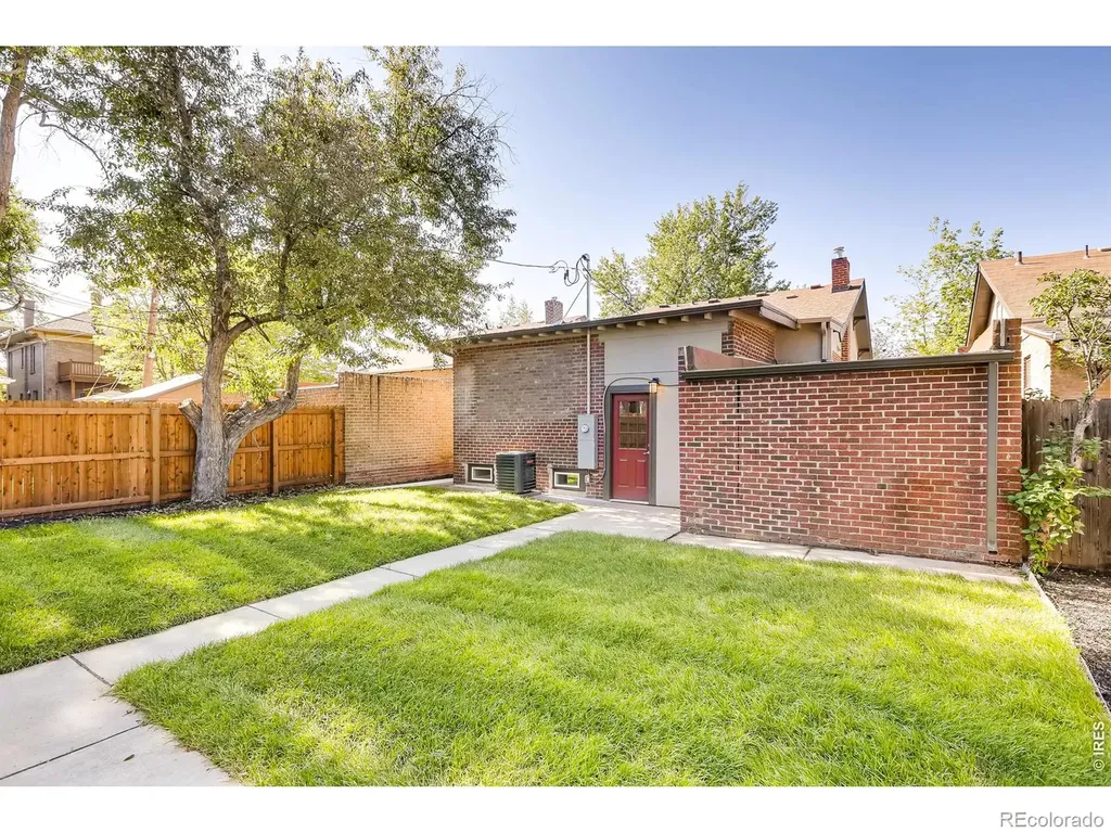 4035 Batavia Place Denver CO 80220