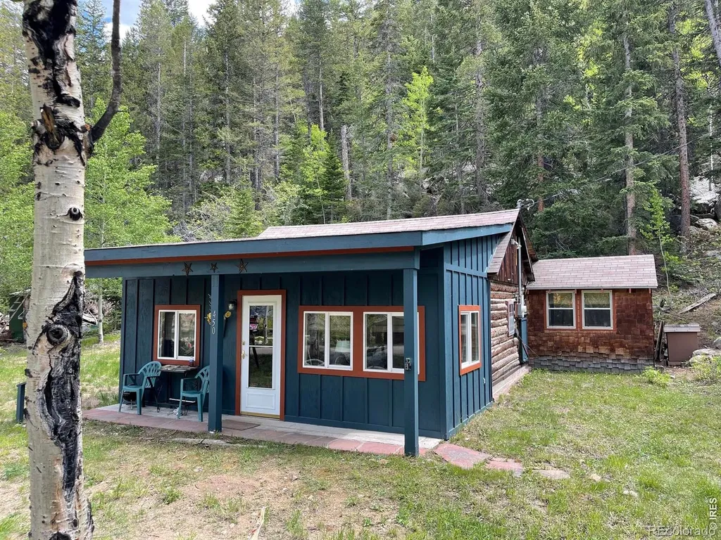450 Peaceful Valley Road Lyons CO 80540