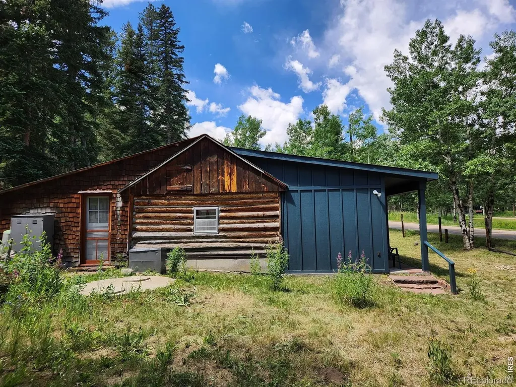 450 Peaceful Valley Road Lyons CO 80540