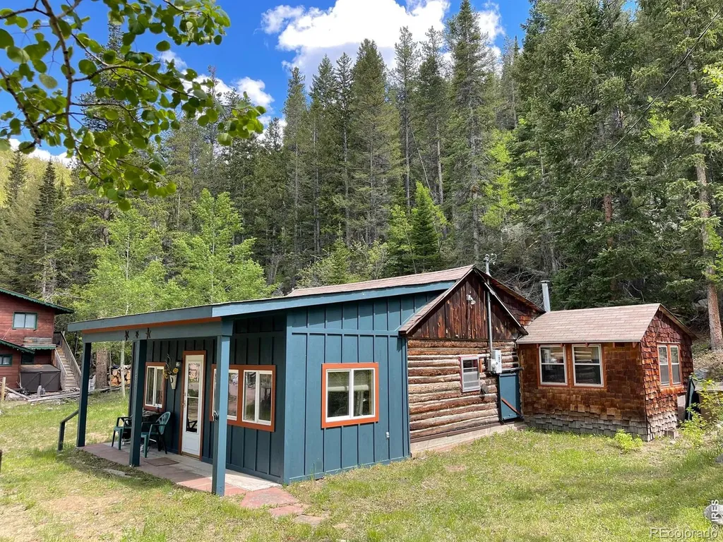 450 Peaceful Valley Road Lyons CO 80540