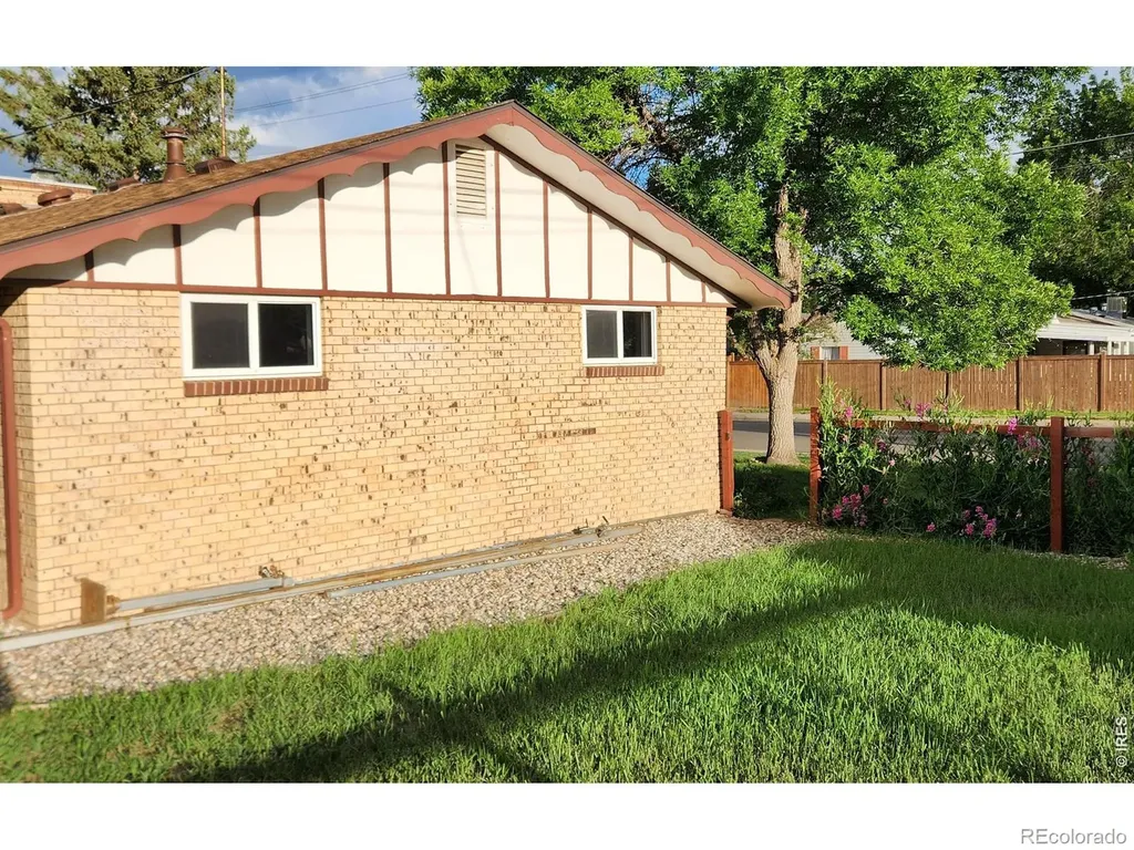 521 W 33rd Street Loveland CO 80538