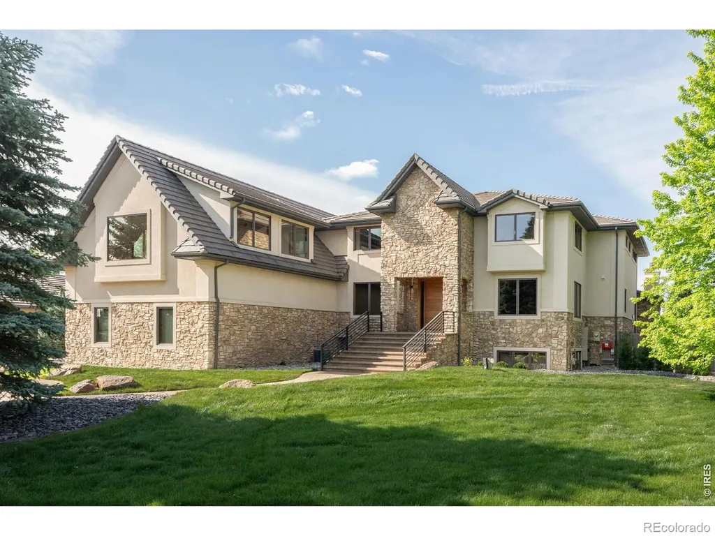 8906 Little Raven Trail Longmont CO 80503
