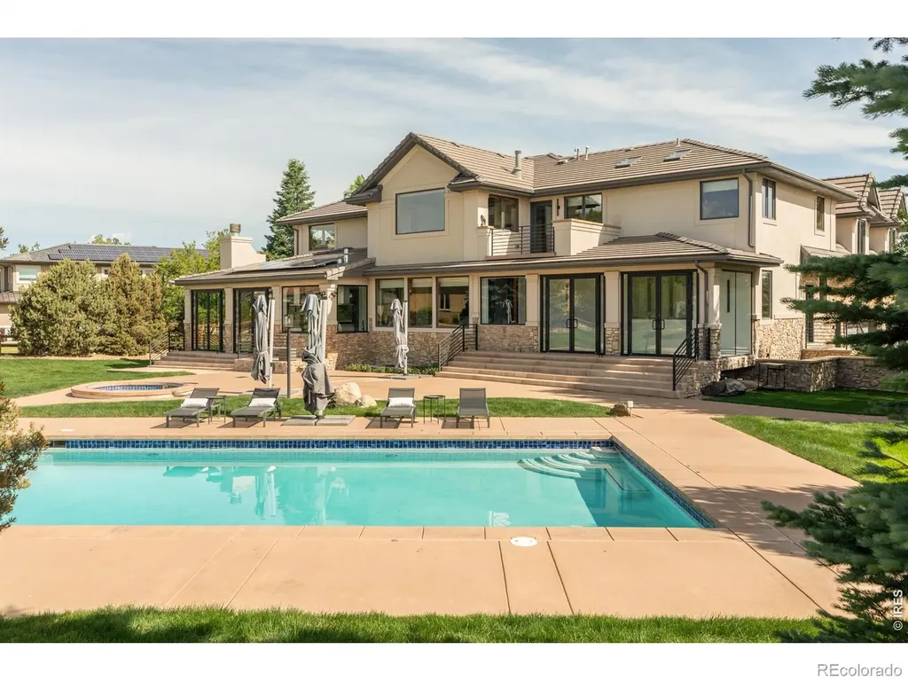 8906 Little Raven Trail Longmont CO 80503