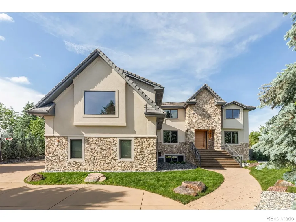 8906 Little Raven Trail Longmont CO 80503