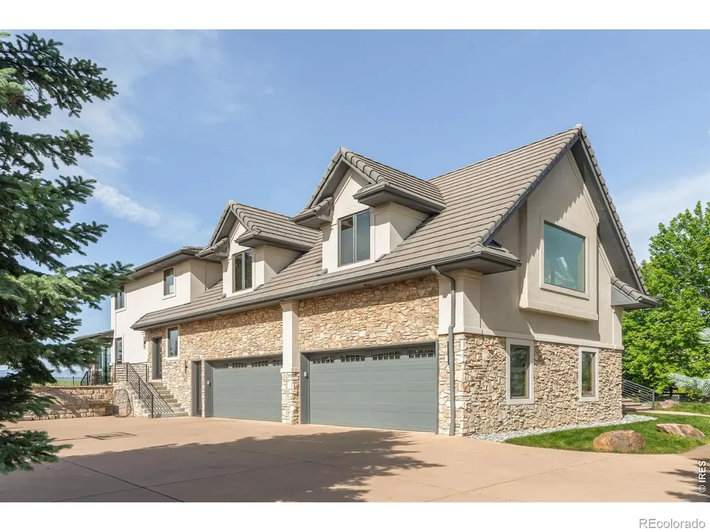 8906 Little Raven Trail Longmont CO 80503