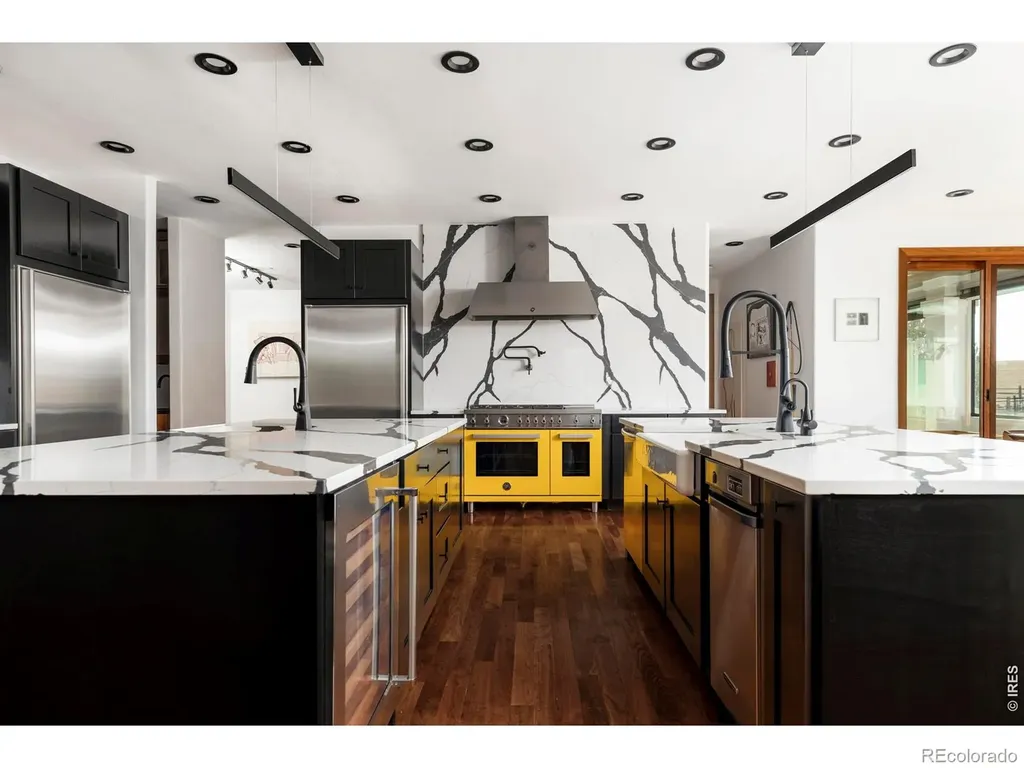 8906 Little Raven Trail Longmont CO 80503