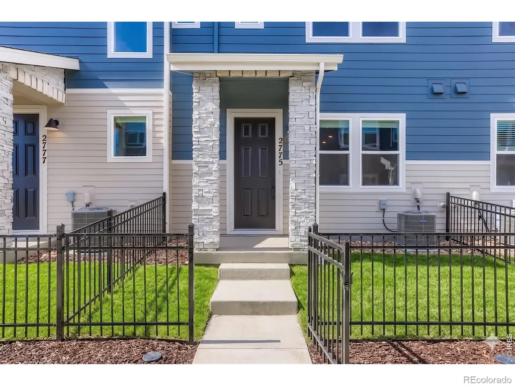 2819 Bear Springs Circle Longmont CO 80503