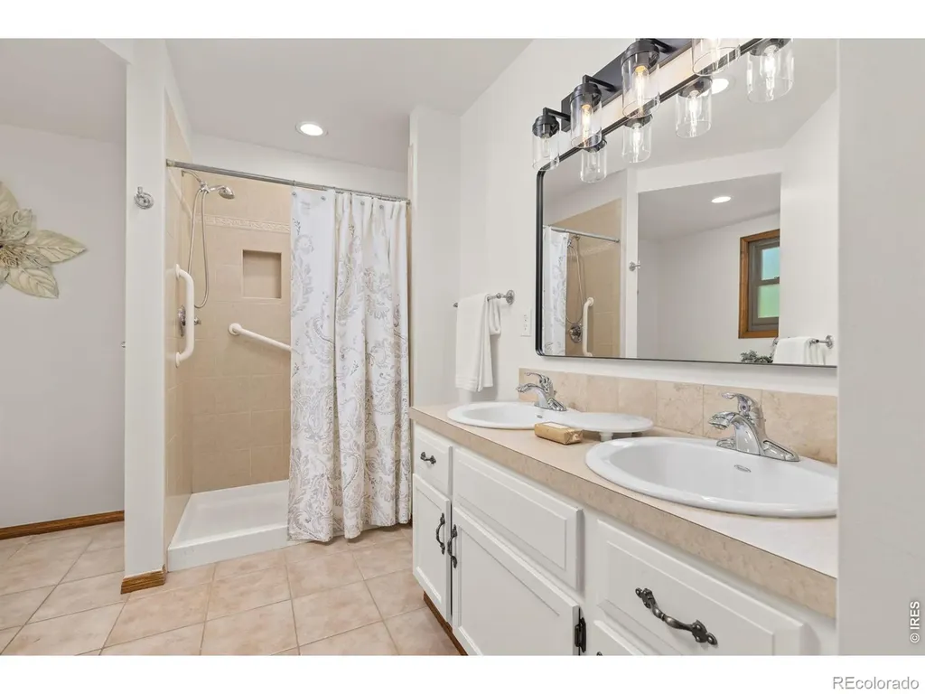 417 Westview Court Longmont CO 80504