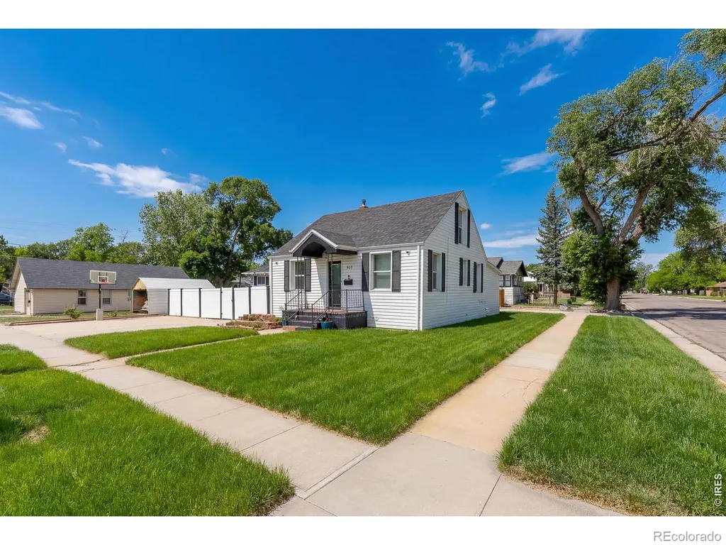 802 S 6th Avenue Sterling CO 80751