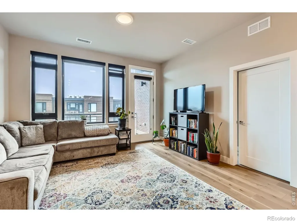 6618 E Lowry Boulevard Denver CO 80230