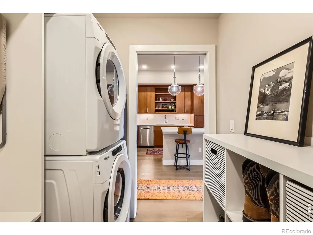 6618 E Lowry Boulevard Denver CO 80230