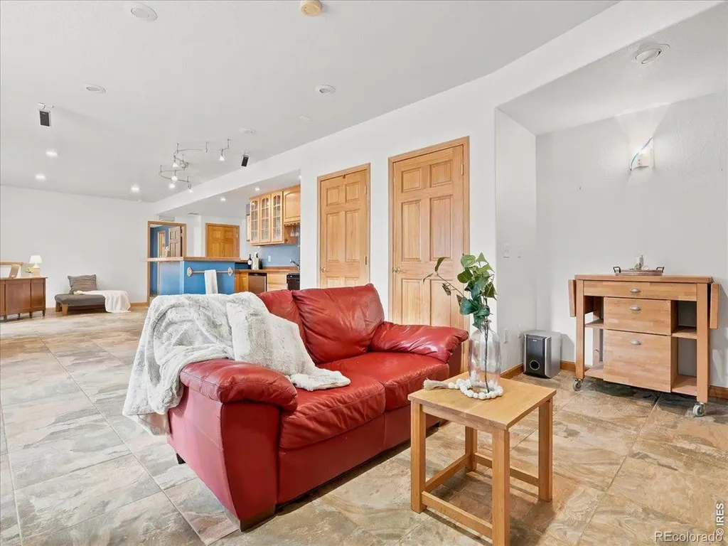 1669 Brown Court Longmont CO 80503