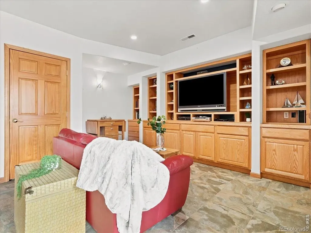 1669 Brown Court Longmont CO 80503