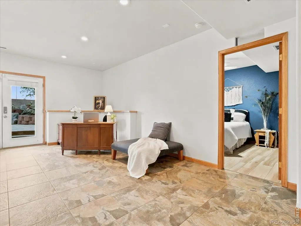 1669 Brown Court Longmont CO 80503