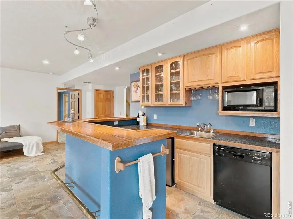 1669 Brown Court Longmont CO 80503