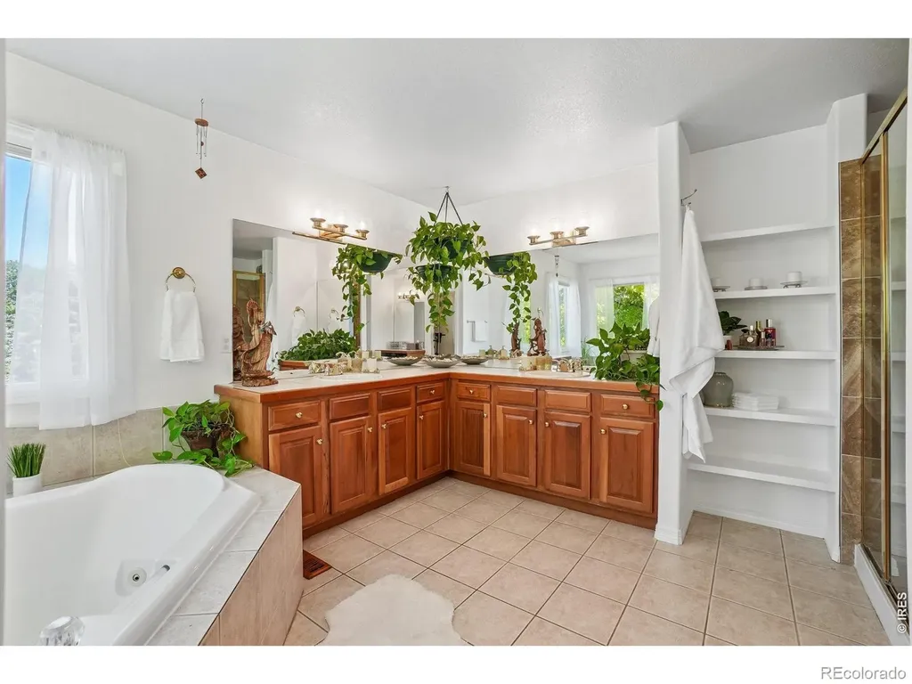 7688 Crestview Drive Niwot CO 80504