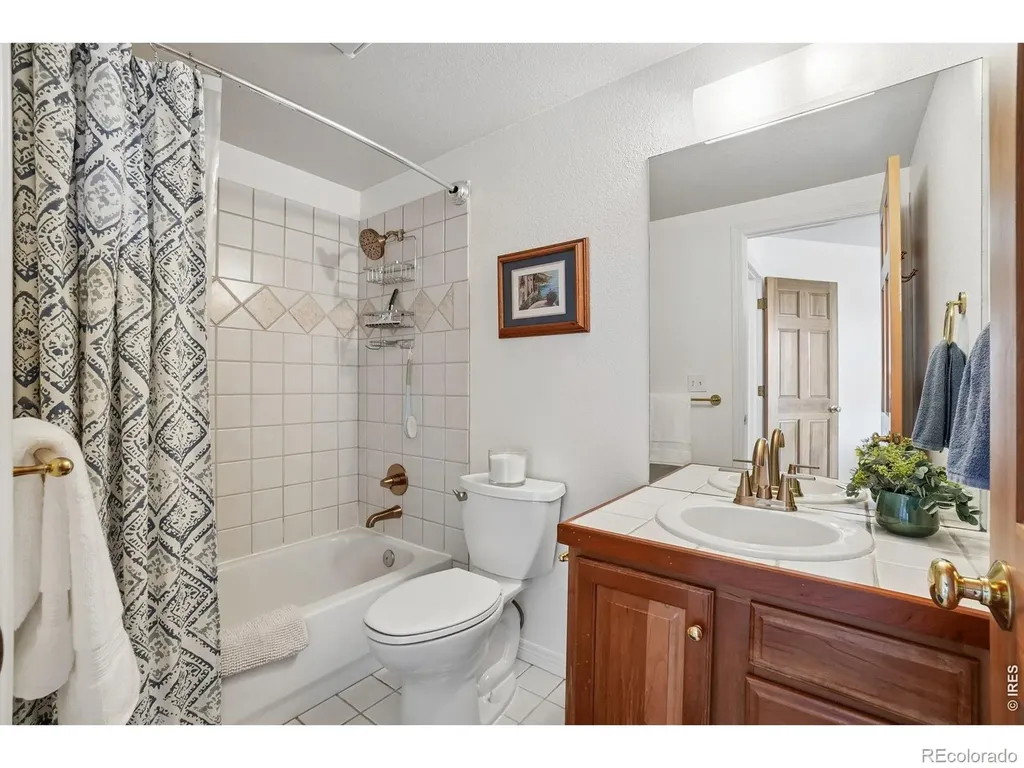 7688 Crestview Drive Niwot CO 80504