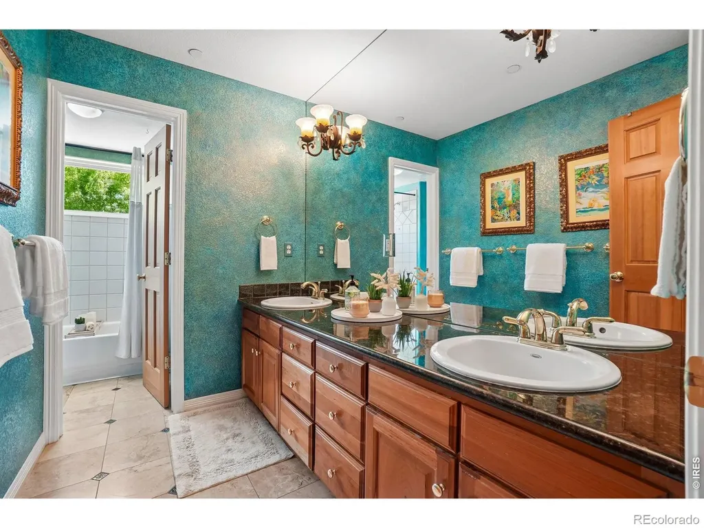 7688 Crestview Drive Niwot CO 80504